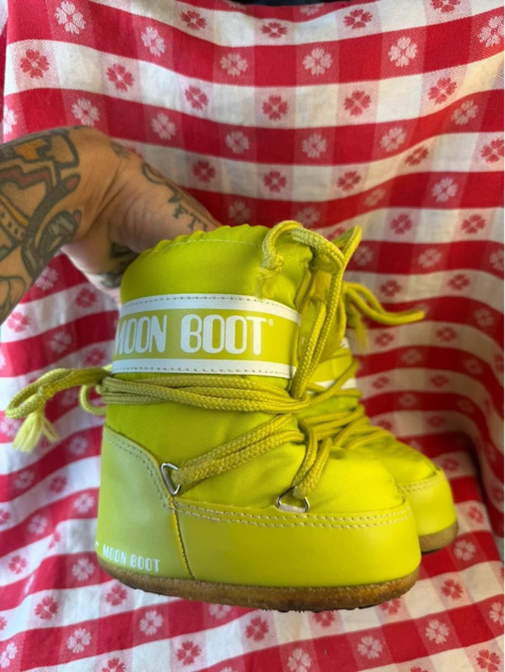 Neon lime green moonboot size 4C-6.5 C toddler